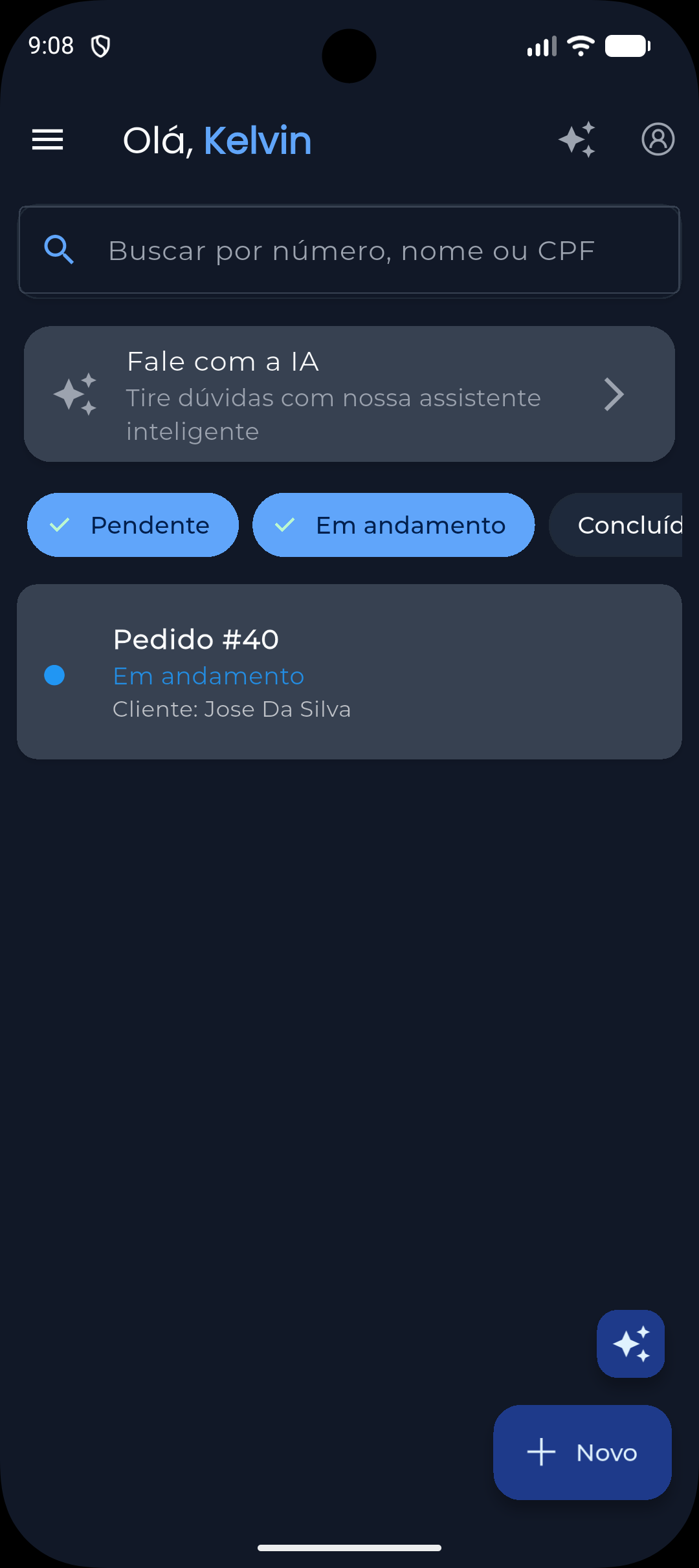 Home do app DuploA no Pixel 9a com lista de cadastros e atalho para o assistente de IA