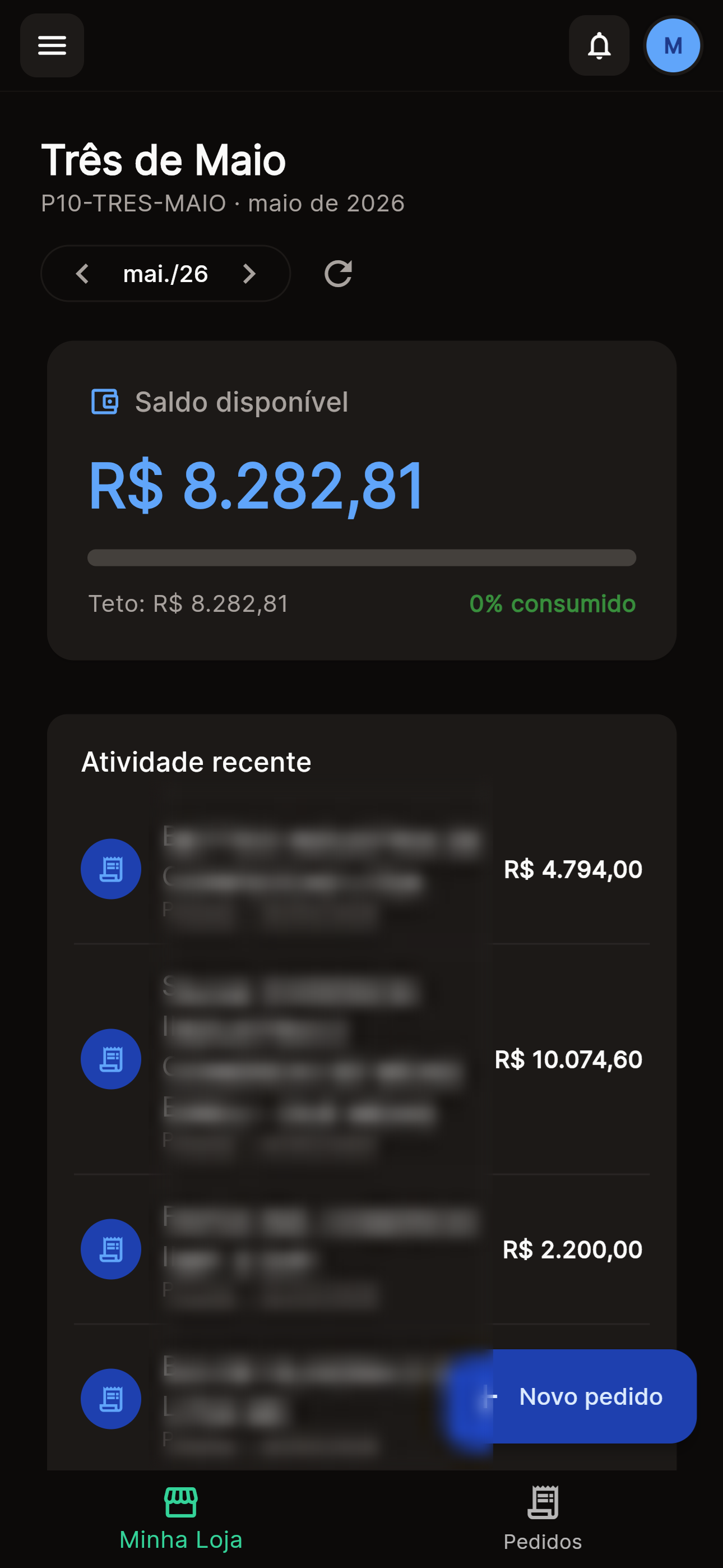 App do gerente no celular mostrando saldo disponível da loja e atividade recente
